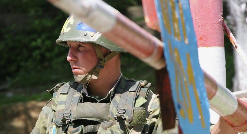Российский миротворец в составе сил КСПМ СНГ в Абхазии