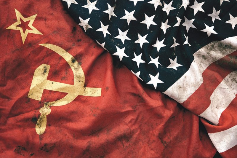 1949 -1989 гг. — «Холодная война» 1949 -1989 гг. — «Холодная война»